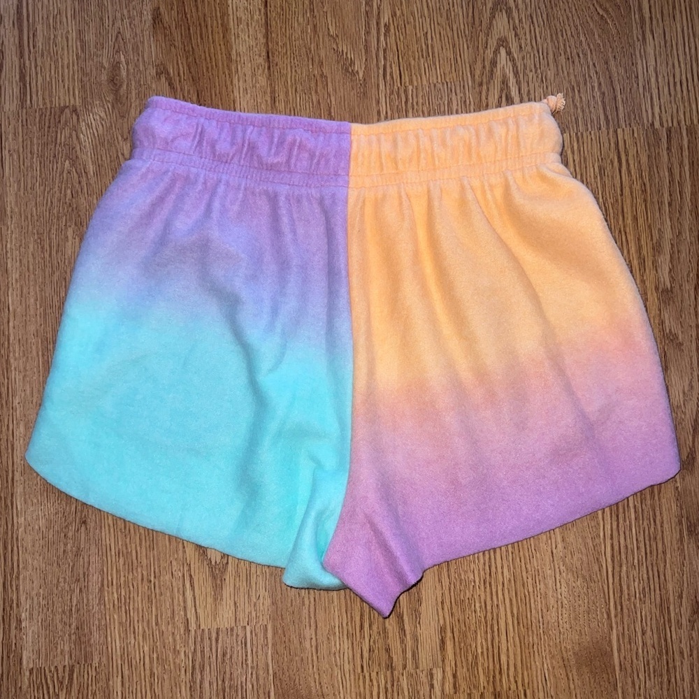 Shorts - Picture 2 of 3